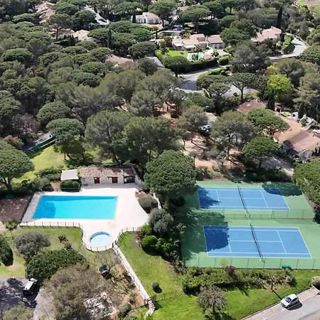 Les 3 Terrasses, Maison Renovee - Piscines - Tennis Дом отдыха