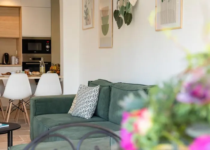 Les 3 Terrasses, Maison Renovee - Piscines - Tennis Дом отдыха *