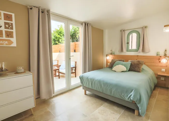 Les 3 Terrasses, Maison Renovee - Piscines - Tennis Дом отдыха *