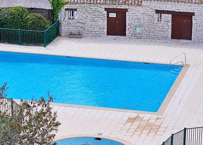 Les 3 Terrasses, Maison Renovee - Piscines - Tennis Дом отдыха *