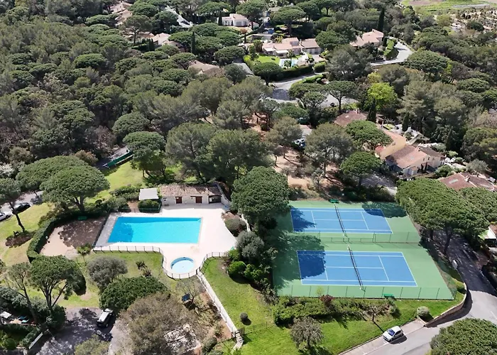 Les 3 Terrasses, Maison Renovee - Piscines - Tennis Дом отдыха